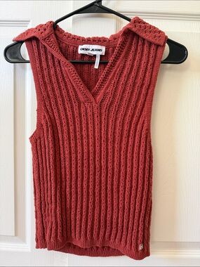 Dkny Women's Brick Red Knit V-Neck Sleeveless Sweater Vest